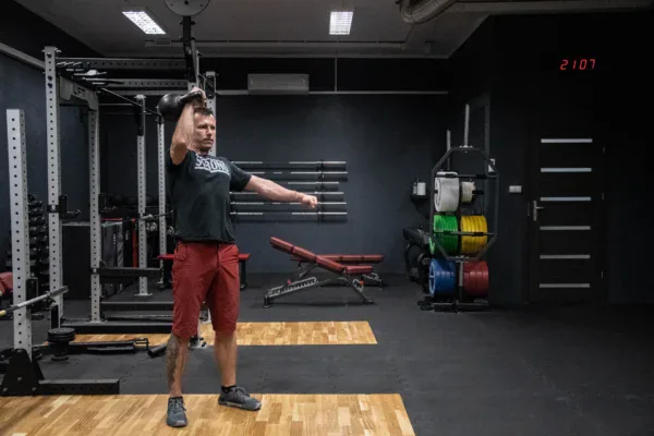kettlebell military press